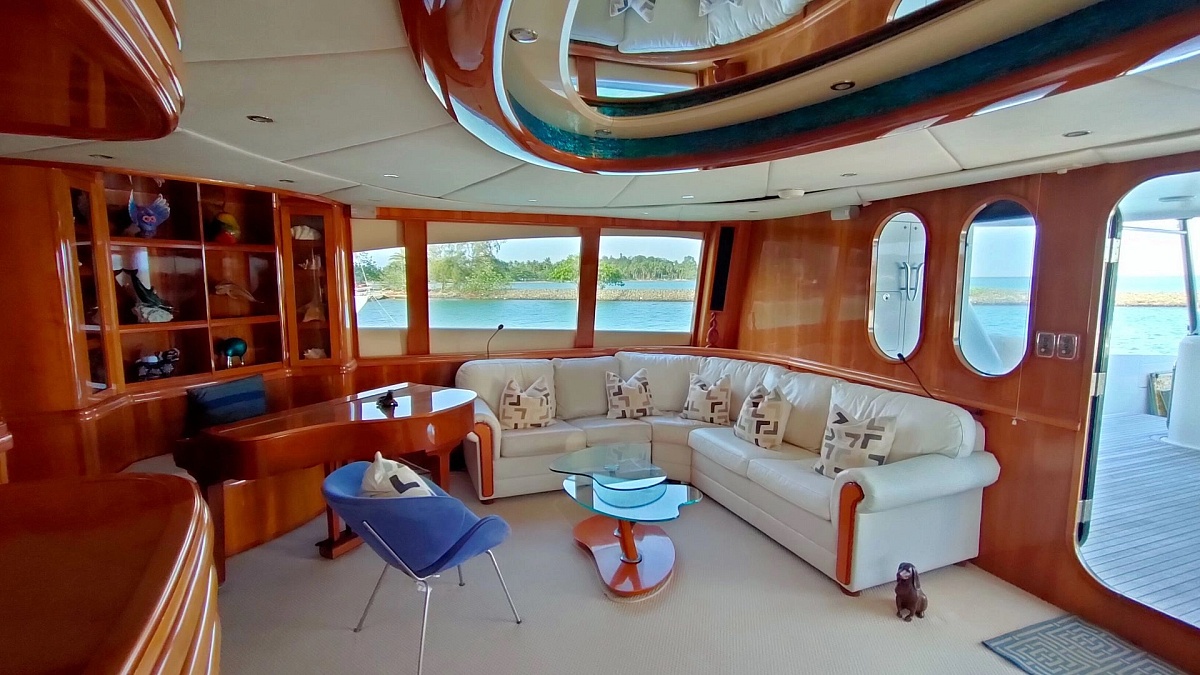 Аренда моторного тримарана Pachoud 86 Power Catamaran на Пхукете